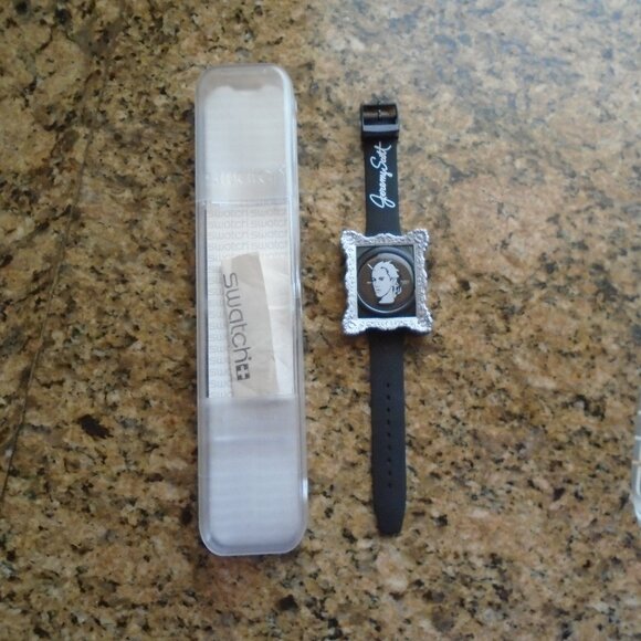 NEW IN CASE SWATCH 2011 PORTRAIT BY JEREMY SCOTT WATCH 41MM RARE VINTAGE SUOZ121 - Picture 1 of 13